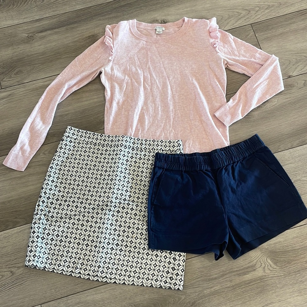 J CREW navy and white skirt, navy shorts, pink ruffle sweater 0/0/xs